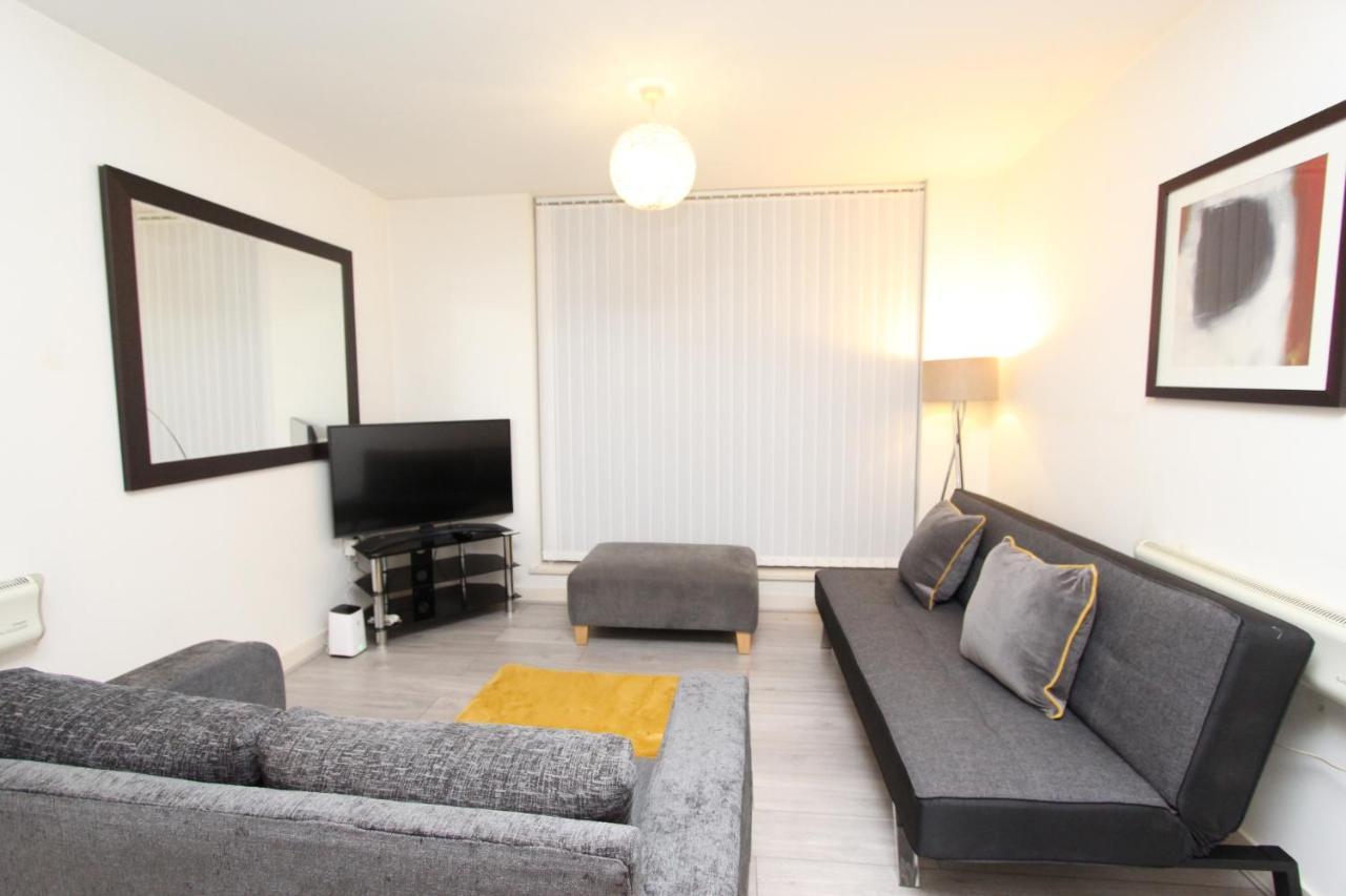 Spacious 1- Bedroom Apartment In E16 London Ngoại thất bức ảnh