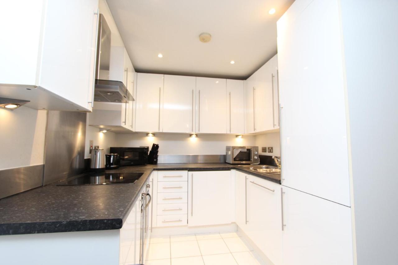 Spacious 1- Bedroom Apartment In E16 London Ngoại thất bức ảnh